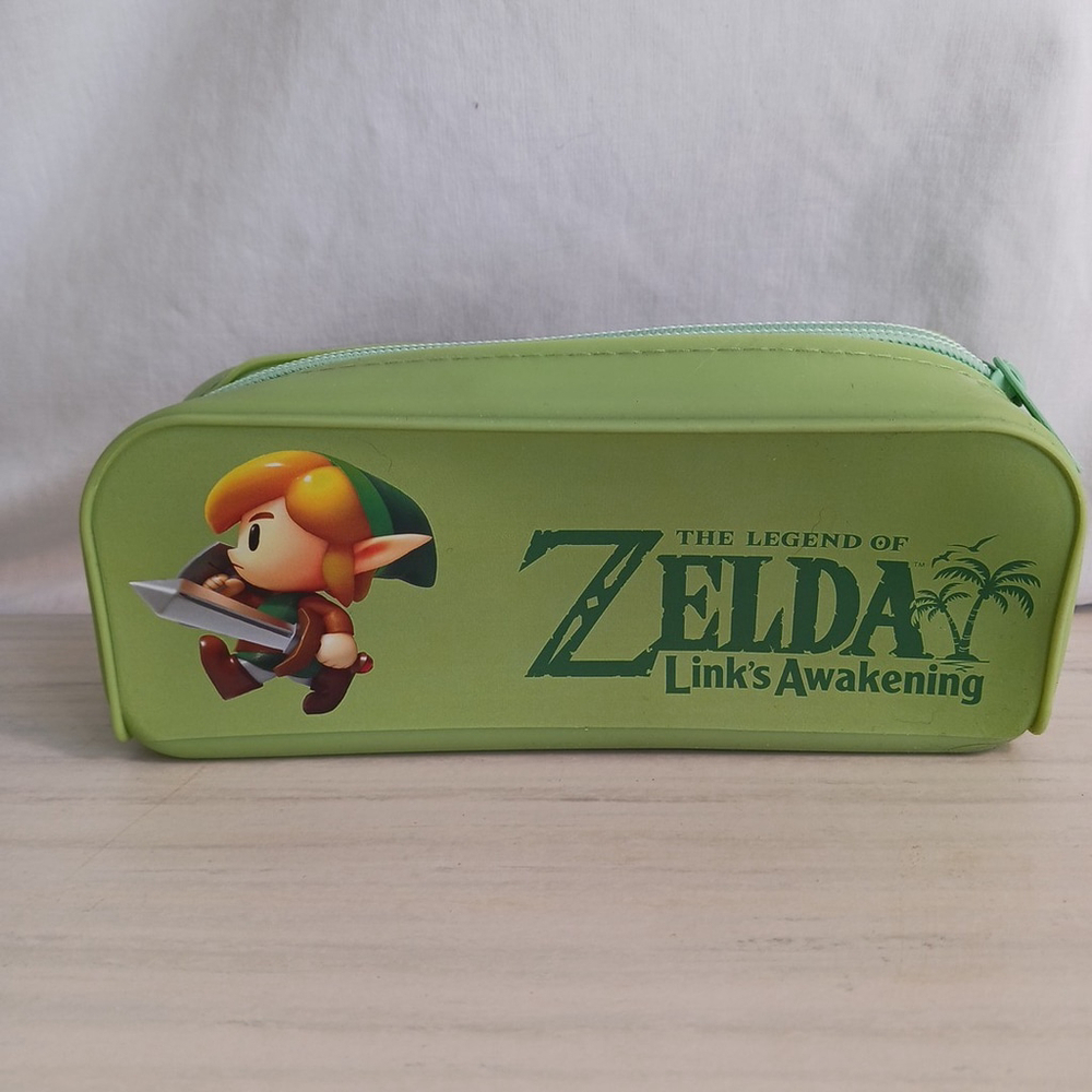 Nintendo Legend of Zelda Link's Awakening Green Silicone Pouch